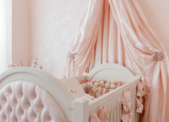 Design de cama de luxo com um dossel para o conforto romântico. 160+ (Fotos) para quartos para adultos e crianças (+ Avaliações)