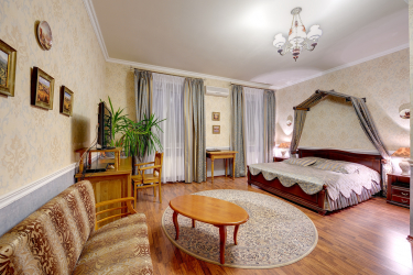 Design de cama de luxo com um dossel para o conforto romântico. 160+ (Fotos) para quartos para adultos e crianças (+ Avaliações)