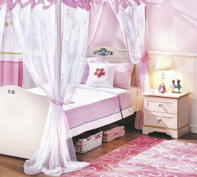 Design de cama de luxo com um dossel para o conforto romântico. 160+ (Fotos) para quartos para adultos e crianças (+ Avaliações)