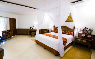 Design de cama de luxo com um dossel para o conforto romântico. 160+ (Fotos) para quartos para adultos e crianças (+ Avaliações)
