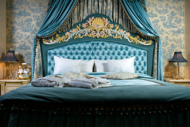 Design de cama de luxo com um dossel para o conforto romântico. 160+ (Fotos) para quartos para adultos e crianças (+ Avaliações)