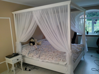 Design de cama de luxo com um dossel para o conforto romântico. 160+ (Fotos) para quartos para adultos e crianças (+ Avaliações)