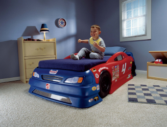 Como adicionar passas ao berçário: uma cama na forma de um carro para meninos e meninas (mais de 85 fotos). Características de uso no interior