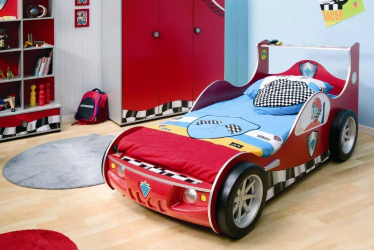 Como adicionar passas ao berçário: uma cama na forma de um carro para meninos e meninas (mais de 85 fotos). Características de uso no interior