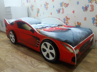 Como adicionar passas ao berçário: uma cama na forma de um carro para meninos e meninas (mais de 85 fotos). Características de uso no interior