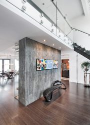 Laminate στο εσωτερικό στον τοίχο (100 + Design Photos): Κάνουμε μια μοντέρνα προφορά στο εσωτερικό!