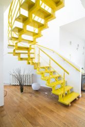 290+ Fotos de belas Opções de escadas para o segundo andar em uma casa particular (madeira, metal, concreto)