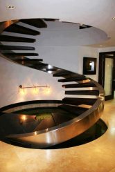 290+ Fotos de belas Opções de escadas para o segundo andar em uma casa particular (madeira, metal, concreto)