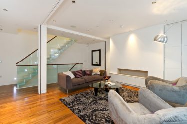 290+ Fotos de belas Opções de escadas para o segundo andar em uma casa particular (madeira, metal, concreto)