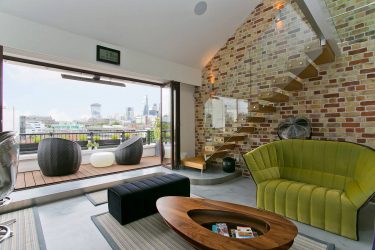 290+ Fotos de belas Opções de escadas para o segundo andar em uma casa particular (madeira, metal, concreto)