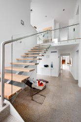 290+ Fotos de belas Opções de escadas para o segundo andar em uma casa particular (madeira, metal, concreto)