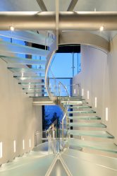 290+ Fotos de belas Opções de escadas para o segundo andar em uma casa particular (madeira, metal, concreto)