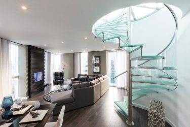 290+ Fotos de belas Opções de escadas para o segundo andar em uma casa particular (madeira, metal, concreto)