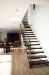 290+ Fotos de belas Opções de escadas para o segundo andar em uma casa particular (madeira, metal, concreto)