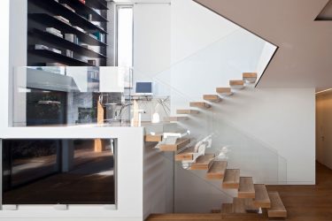 290+ Fotos de belas Opções de escadas para o segundo andar em uma casa particular (madeira, metal, concreto)