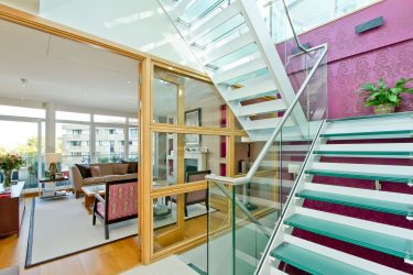 290+ Fotos de belas Opções de escadas para o segundo andar em uma casa particular (madeira, metal, concreto)