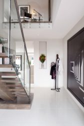 290+ Fotos de belas Opções de escadas para o segundo andar em uma casa particular (madeira, metal, concreto)