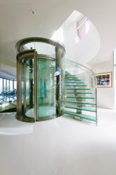 290+ Fotos de belas Opções de escadas para o segundo andar em uma casa particular (madeira, metal, concreto)