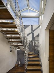 290+ Fotos de belas Opções de escadas para o segundo andar em uma casa particular (madeira, metal, concreto)