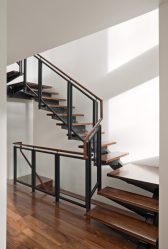 290+ Fotos de belas Opções de escadas para o segundo andar em uma casa particular (madeira, metal, concreto)