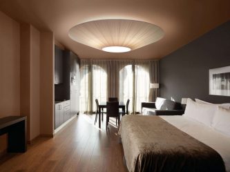 Lustres modernos no interior do quarto (mais de 190 fotos) - Como escolher um elemento de design brilhante para uma atmosfera tranquila?