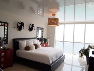 โคมไฟระย้าที่ทันสมัยและโคมไฟใดที่เหมาะสำหรับห้องโถง / ห้องครัว / ห้องนอน 205+ ตัวเลือกรูปภาพพร้อมเพดานยืด
