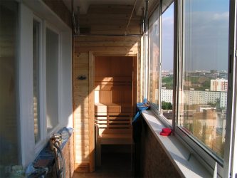 Como equipar uma pequena varanda em um apartamento: elegante, bonito, prático? 190+ (Fotos) Interiores com acabamento