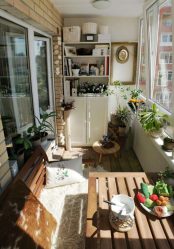 Como equipar uma pequena varanda em um apartamento: elegante, bonito, prático? 190+ (Fotos) Interiores com acabamento