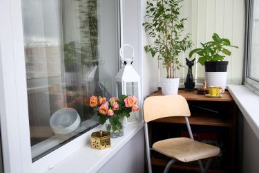 Como equipar uma pequena varanda em um apartamento: elegante, bonito, prático? 190+ (Fotos) Interiores com acabamento