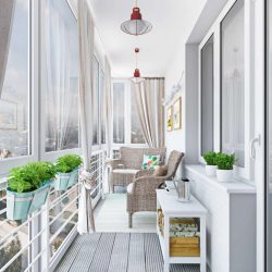 Como equipar uma pequena varanda em um apartamento: elegante, bonito, prático? 190+ (Fotos) Interiores com acabamento
