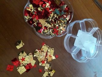 Decorações com brinquedos de papel para o novo 2018 ano do cão. Faça o feriado realmente brilhante!