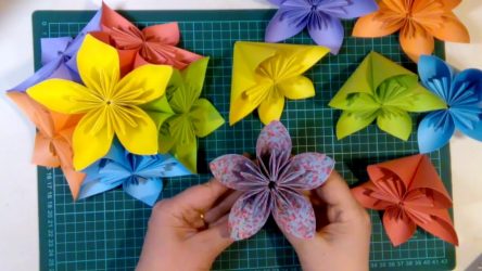 Decorações com brinquedos de papel para o novo 2018 ano do cão. Faça o feriado realmente brilhante!