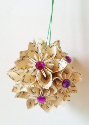 Decorações com brinquedos de papel para o novo 2018 ano do cão. Faça o feriado realmente brilhante!