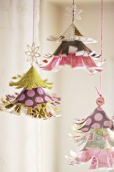 Decorações com brinquedos de papel para o novo 2018 ano do cão. Faça o feriado realmente brilhante!