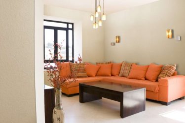 Papéis de parede bonitos na sala de estar: mais de 150 fotos de interiores. Idéias modernas de combinar