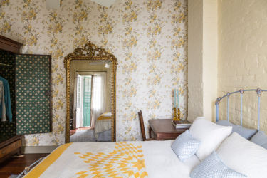 Combinação de papel de parede de quarto: mais de 240 fotos de combinações de interiores bonitas