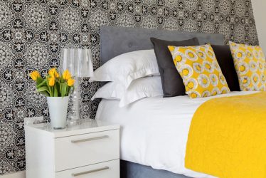 Papéis de parede no quarto - idéias interiores modernos de 2017, fotos e recomendações que não podem ser ignoradas