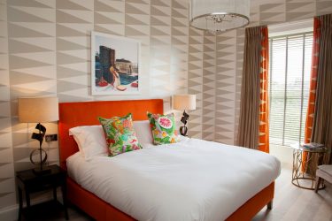 Papéis de parede no quarto - idéias interiores modernos de 2017, fotos e recomendações que não podem ser ignoradas