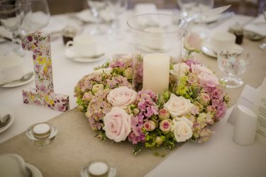 Fazendo um salão para um casamento memorável As mãos (mais de 210 fotos) De uma vez por todas!