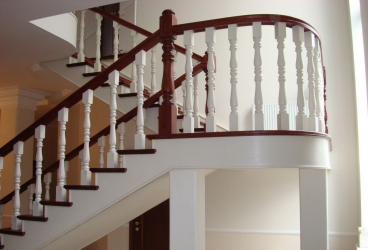 Terminando as escadas em uma casa particular: As idéias mais populares (laminado, azulejo, pedra). Selecionamos apenas materiais práticos e confiáveis ​​(mais de 160 fotos)