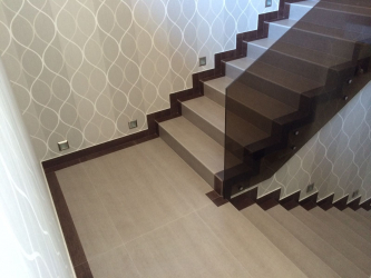 Terminando as escadas em uma casa particular: As idéias mais populares (laminado, azulejo, pedra). Selecionamos apenas materiais práticos e confiáveis ​​(mais de 160 fotos)
