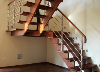 Terminando as escadas em uma casa particular: As idéias mais populares (laminado, azulejo, pedra). Selecionamos apenas materiais práticos e confiáveis ​​(mais de 160 fotos)