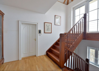 Terminando as escadas em uma casa particular: As idéias mais populares (laminado, azulejo, pedra). Selecionamos apenas materiais práticos e confiáveis ​​(mais de 160 fotos)