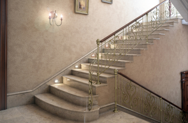 Terminando as escadas em uma casa particular: As idéias mais populares (laminado, azulejo, pedra). Selecionamos apenas materiais práticos e confiáveis ​​(mais de 160 fotos)