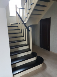 Terminando as escadas em uma casa particular: As idéias mais populares (laminado, azulejo, pedra). Selecionamos apenas materiais práticos e confiáveis ​​(mais de 160 fotos)