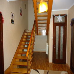 Terminando as escadas em uma casa particular: As idéias mais populares (laminado, azulejo, pedra). Selecionamos apenas materiais práticos e confiáveis ​​(mais de 160 fotos)