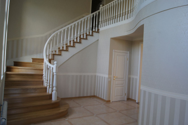 Terminando as escadas em uma casa particular: As idéias mais populares (laminado, azulejo, pedra). Selecionamos apenas materiais práticos e confiáveis ​​(mais de 160 fotos)