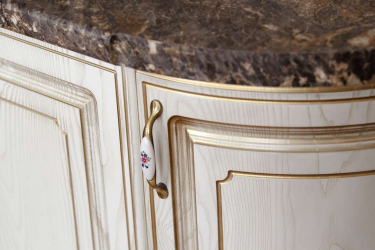 Patina no interior - velho nobre em sua casa. 180+ (foto) com ouro, prata e outros efeitos metálicos