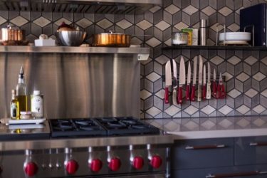 Azulejo para o avental na cozinha (mais de 180 fotos de design): dicas que farão suas paredes ganharem vida