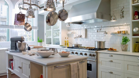 Porco no interior: Características e formas de colocação (avental de cozinha, piso, banheiro, paredes). Qual é o segredo da popularidade? (120 + fotos)